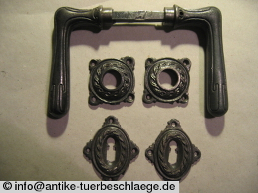 Jugendstil Türgriffrosetten mit schlichtem Jugendstilgriff