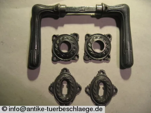 Jugendstil Türgriffrosetten mit schlichtem Jugendstilgriff