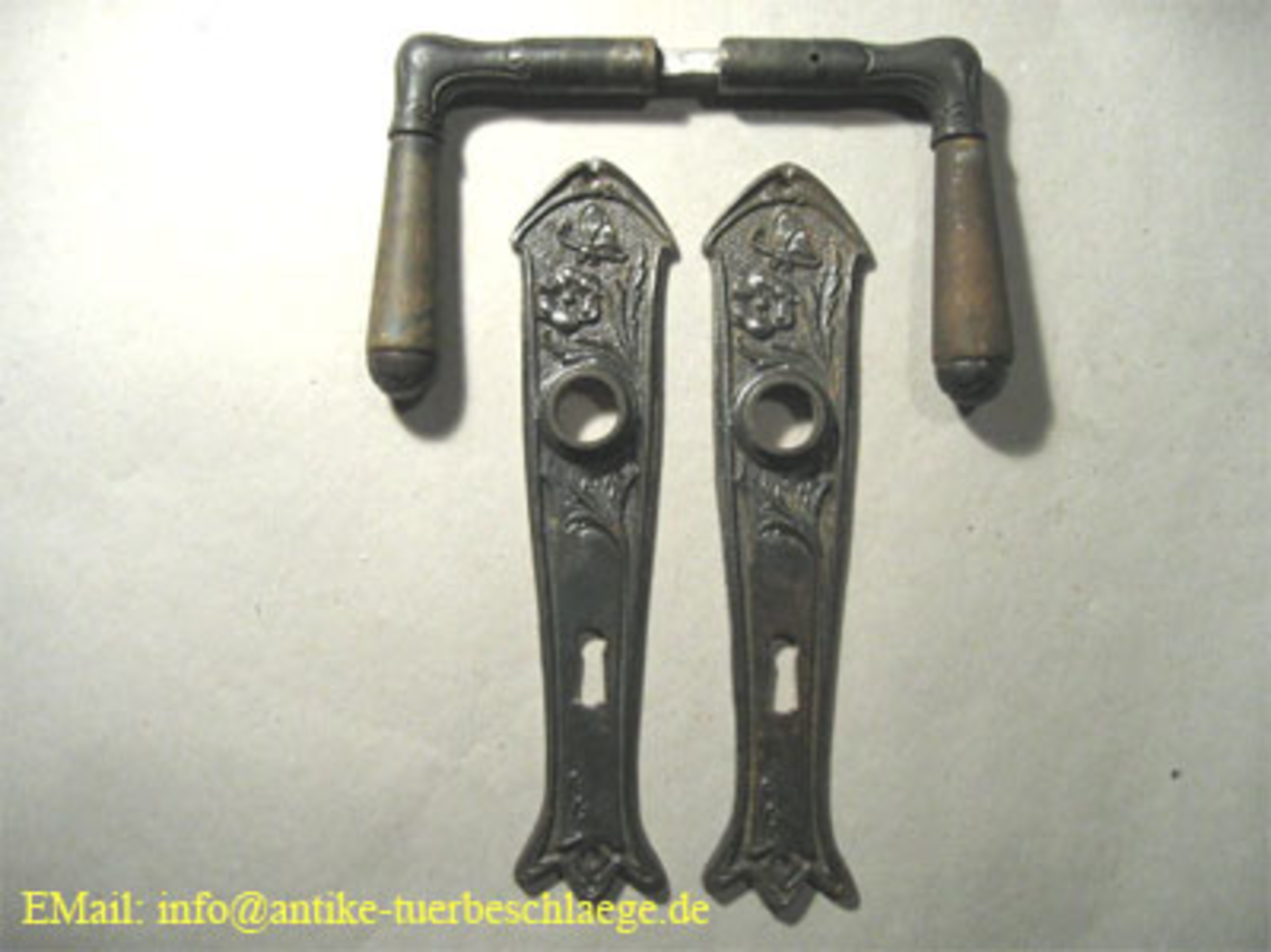 Antiler, floraler Jugendstil Türgriff (~1920) – Ansicht 2