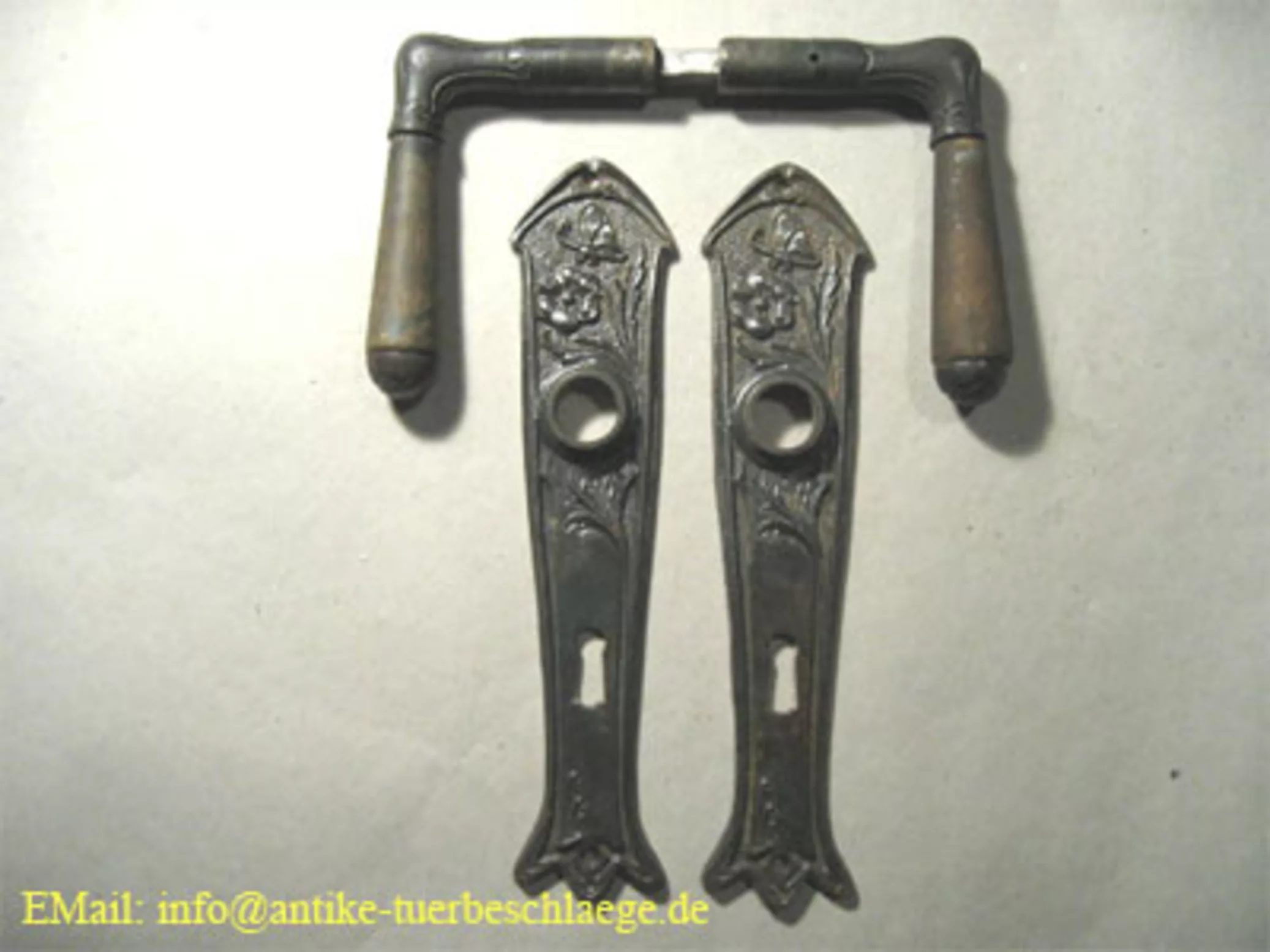Antiler, floraler Jugendstil Türgriff (~1920) – Ansicht 2