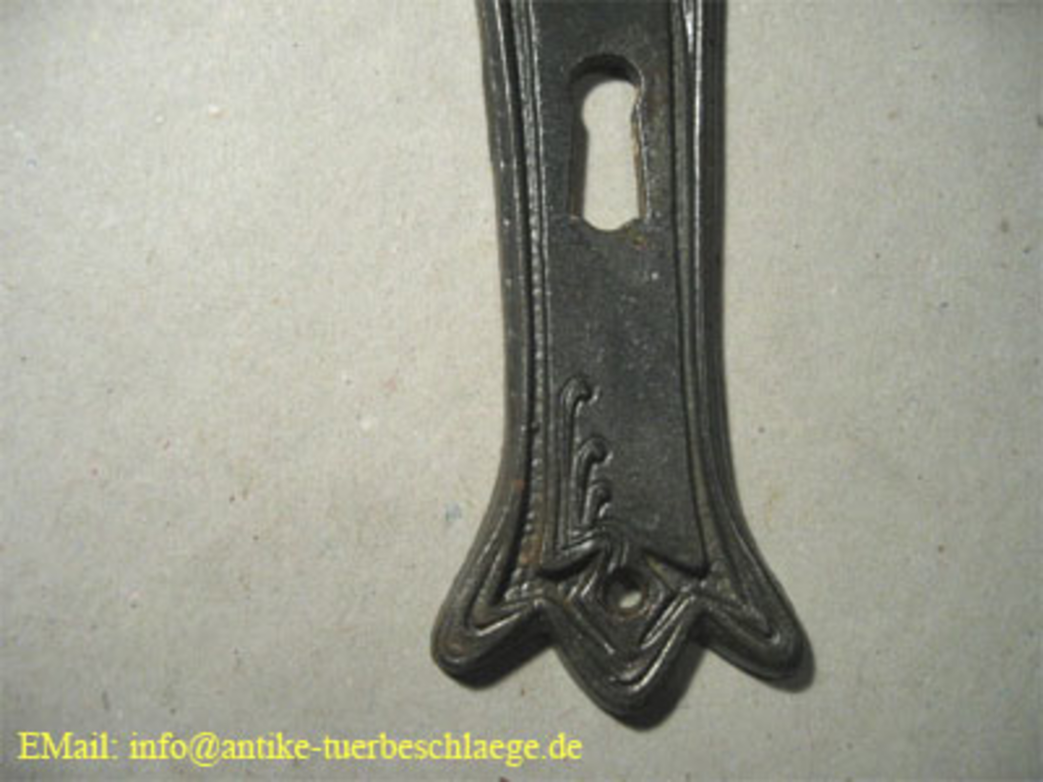 Antiler, floraler Jugendstil Türgriff (~1920) – Ansicht 3