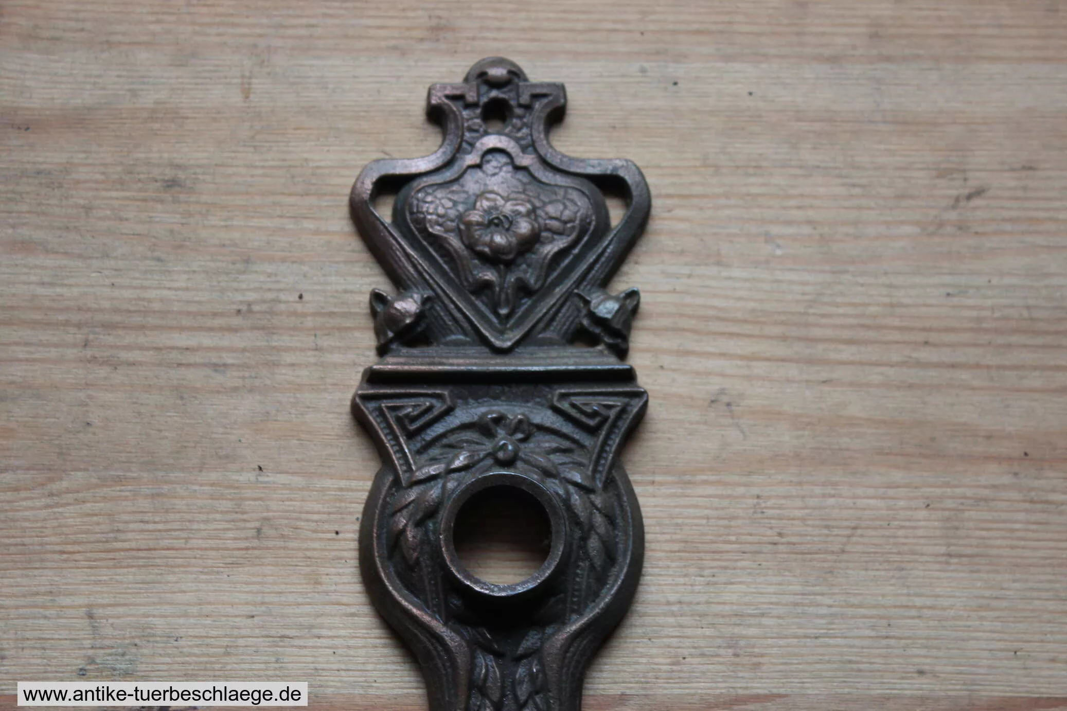 Antike Jugendstilgarnitur ca. 1920 – Gusseisen, 8,5 cm – Ansicht 2