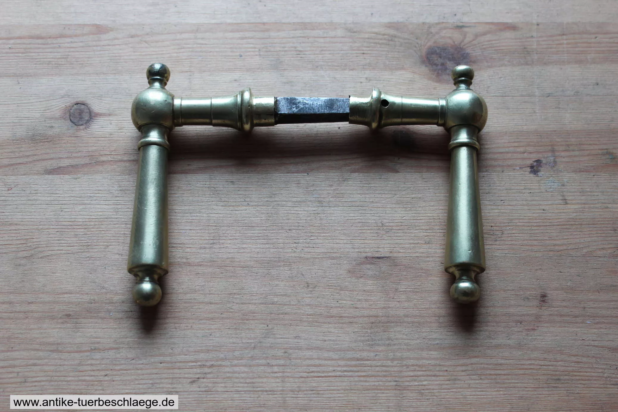 Antiker Türdrücker Jugendstil 1920 – Messing, 6,5 cm – Ansicht 4