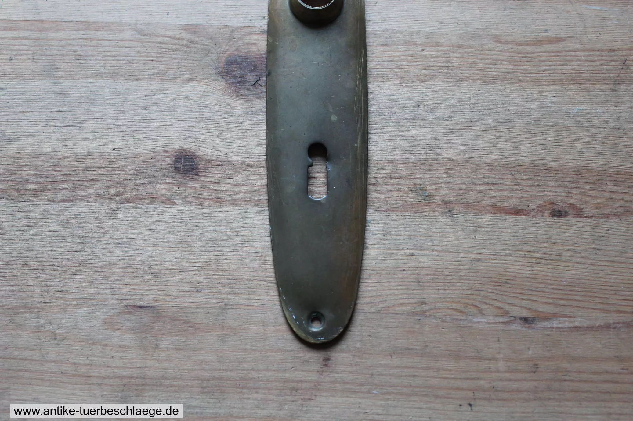 Antiker Türdrücker Jugendstil 1920 – Messing, 7,2 cm – Ansicht 3