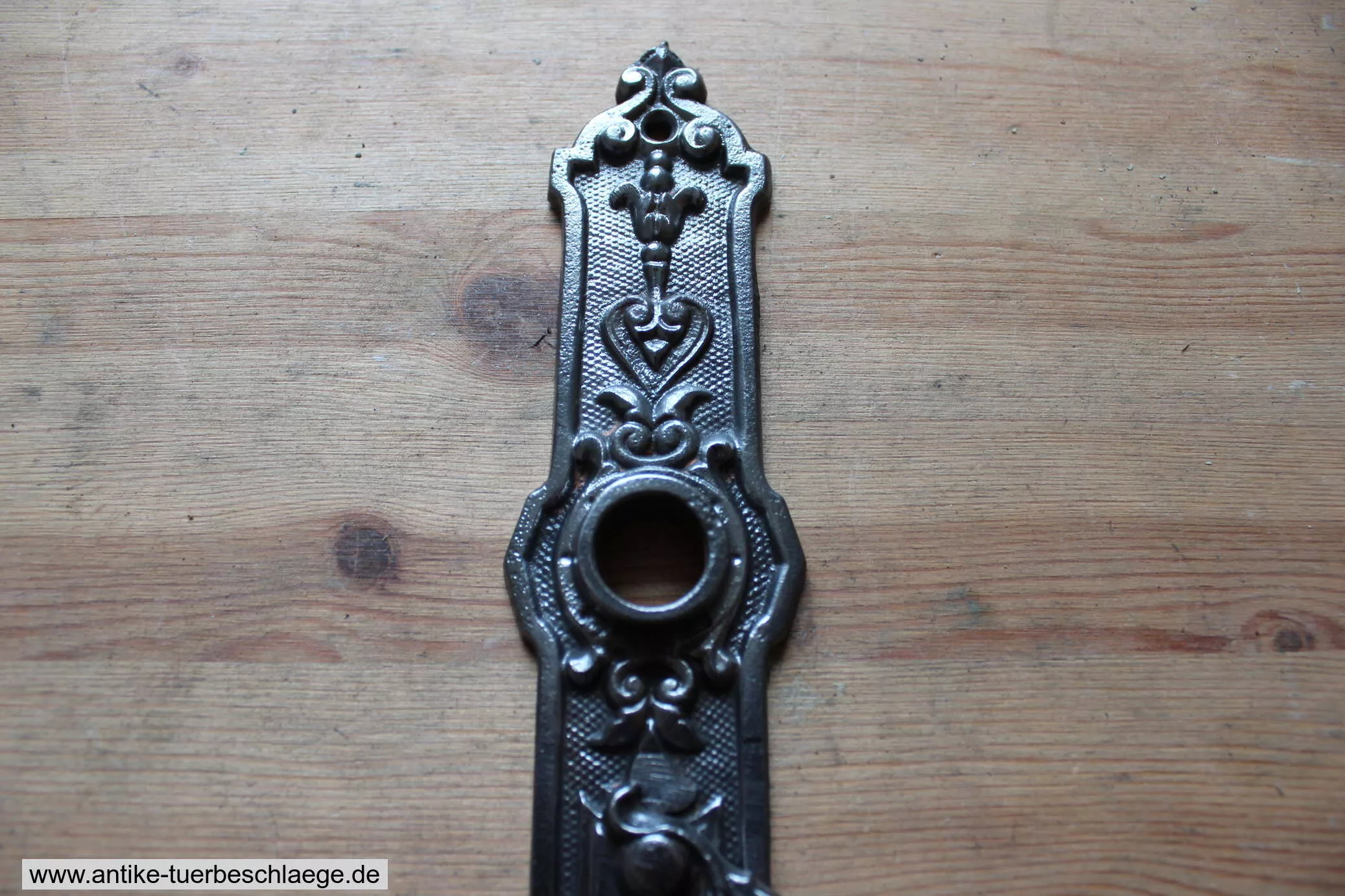 Antiker Türdrücker Jugendstil 1920 – Gusseisen, 6,0 cm, Ausführung 2 – Ansicht 2