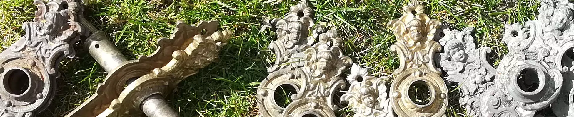 Antike Gründerzeit Türklinken und Türbeschläge aus Gusseisen und Messing